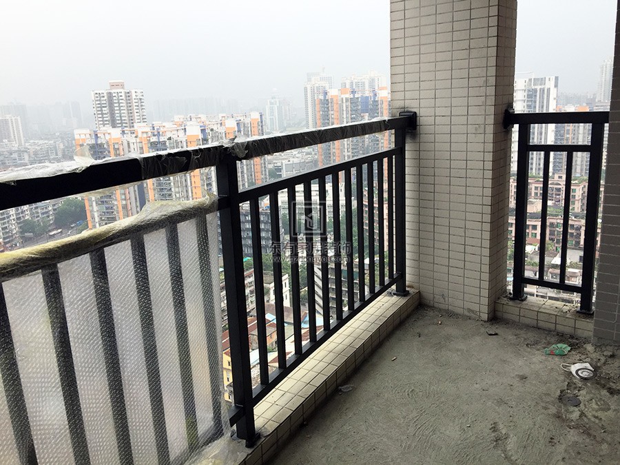 革新路時尚上橙陽臺欄桿拆舊換新 LG-048