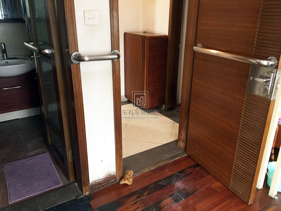 老人家室內(nèi)安裝不銹鋼扶手 FS-038