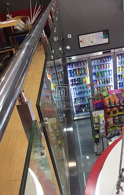 黃埔區(qū)蘿崗公路盧先生商場不銹鋼玻璃護(hù)欄