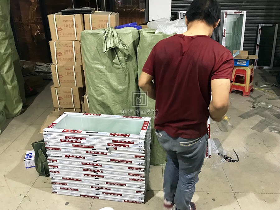 嶺頭大學(xué)生樓鋁窗和防盜網(wǎng)安裝 MC-087