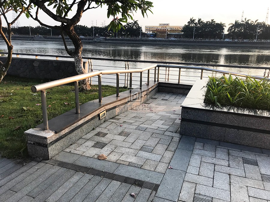 不銹鋼玻璃樓梯扶手 FS-040