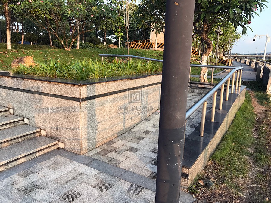 不銹鋼玻璃樓梯扶手 FS-040
