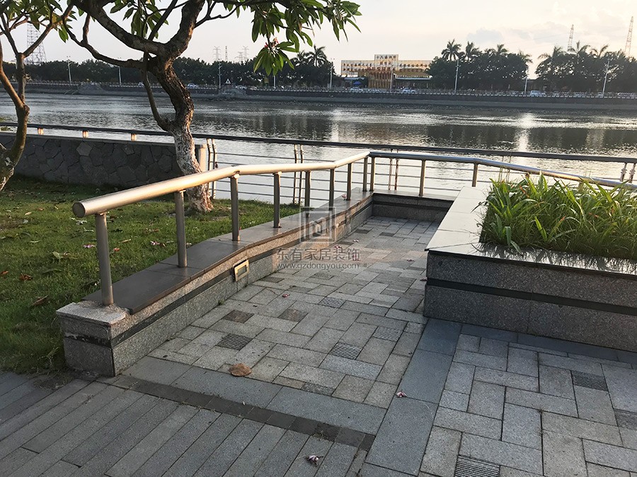 不銹鋼玻璃樓梯扶手 FS-040