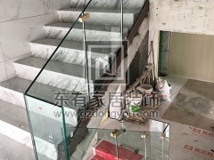 金沙洲江悅灣陳先生玻璃樓梯扶手 FS-041