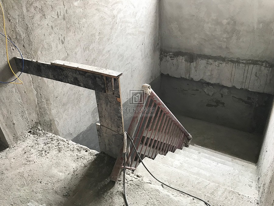 金沙洲江悅灣陳先生玻璃樓梯扶手 FS-041