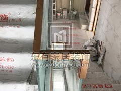 金沙洲江悅灣陳先生玻璃樓梯扶手 FS-041