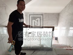 金沙洲江悅灣陳先生玻璃樓梯扶手 FS-041