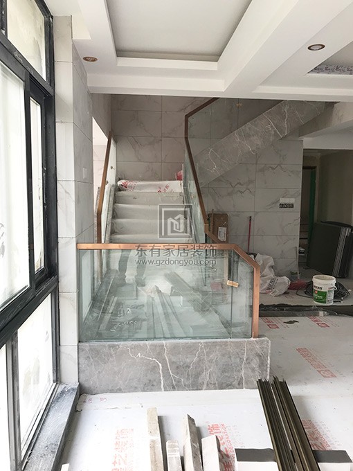 金沙洲江悅灣陳先生玻璃樓梯扶手 FS-041