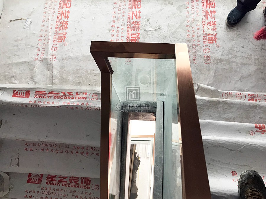 金沙洲江悅灣陳先生玻璃樓梯扶手 FS-041
