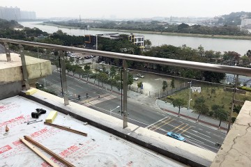 金沙洲江悅灣陳先生陽臺玻璃欄桿 LG-053