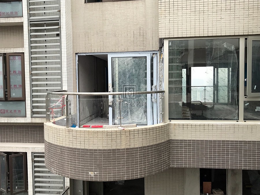 億泉尚園黃先生陽臺護欄 LG-054