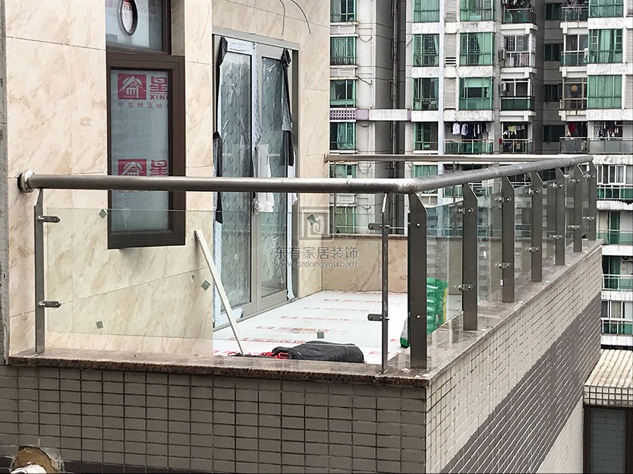 億泉尚園黃先生陽臺護欄 LG-054