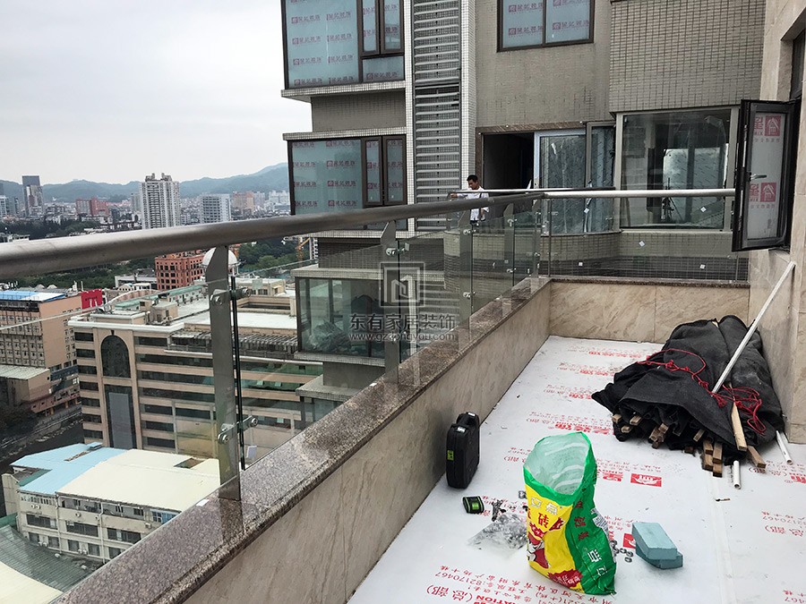 億泉尚園黃先生陽臺護欄 LG-054