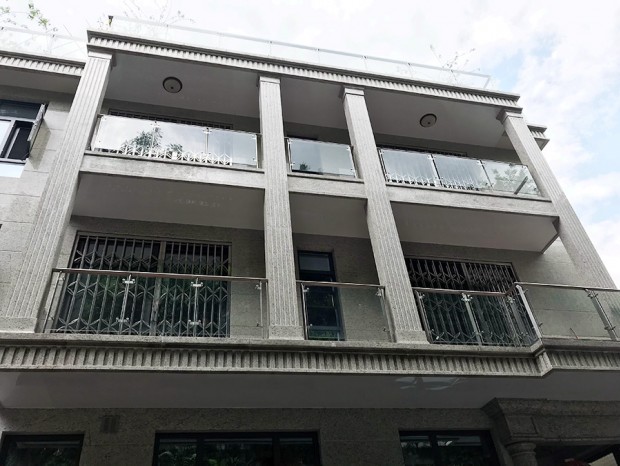 廣州白云堡錢小姐家不銹鋼玻璃護欄安裝 LG-061