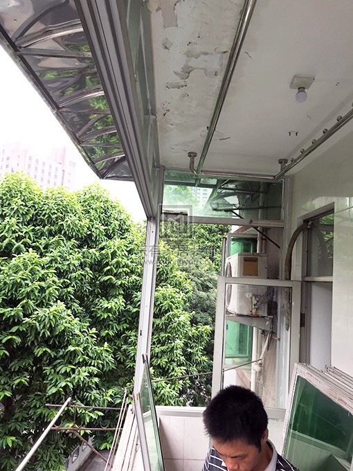 先烈中路不銹鋼雨棚、鋁窗封陽臺 MC-136