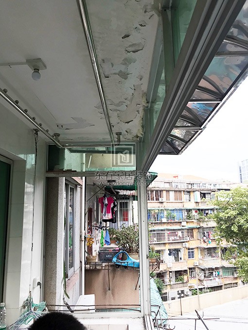先烈中路不銹鋼雨棚、鋁窗封陽臺 MC-136