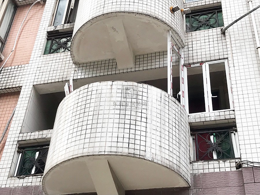 寺右新馬路付先生鋁窗 MC-140