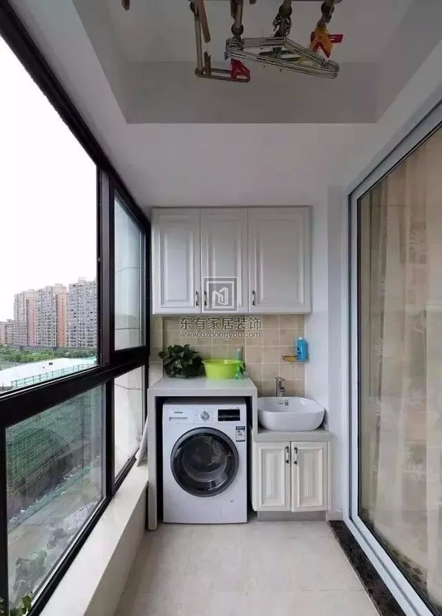 封陽臺的工程量是比較小的