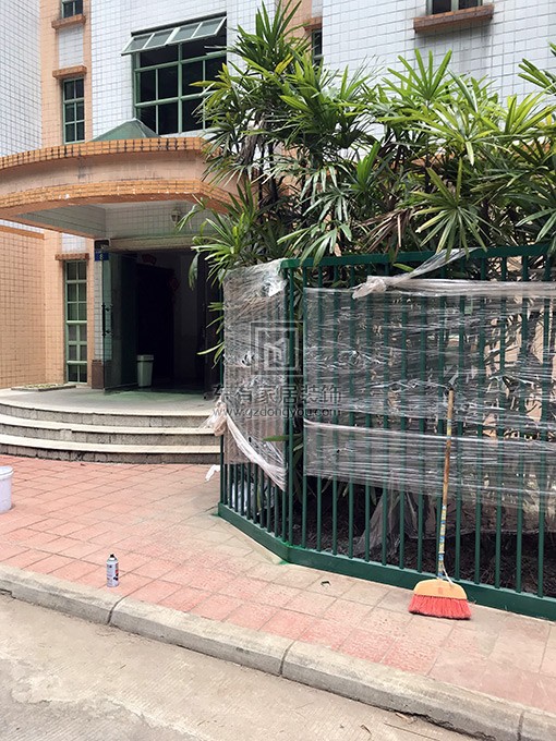 白云堡豪園李先生烤漆圍欄 LG-071