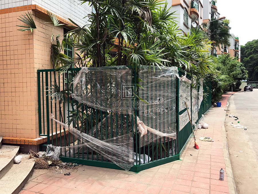 白云堡豪園李先生烤漆圍欄 LG-071