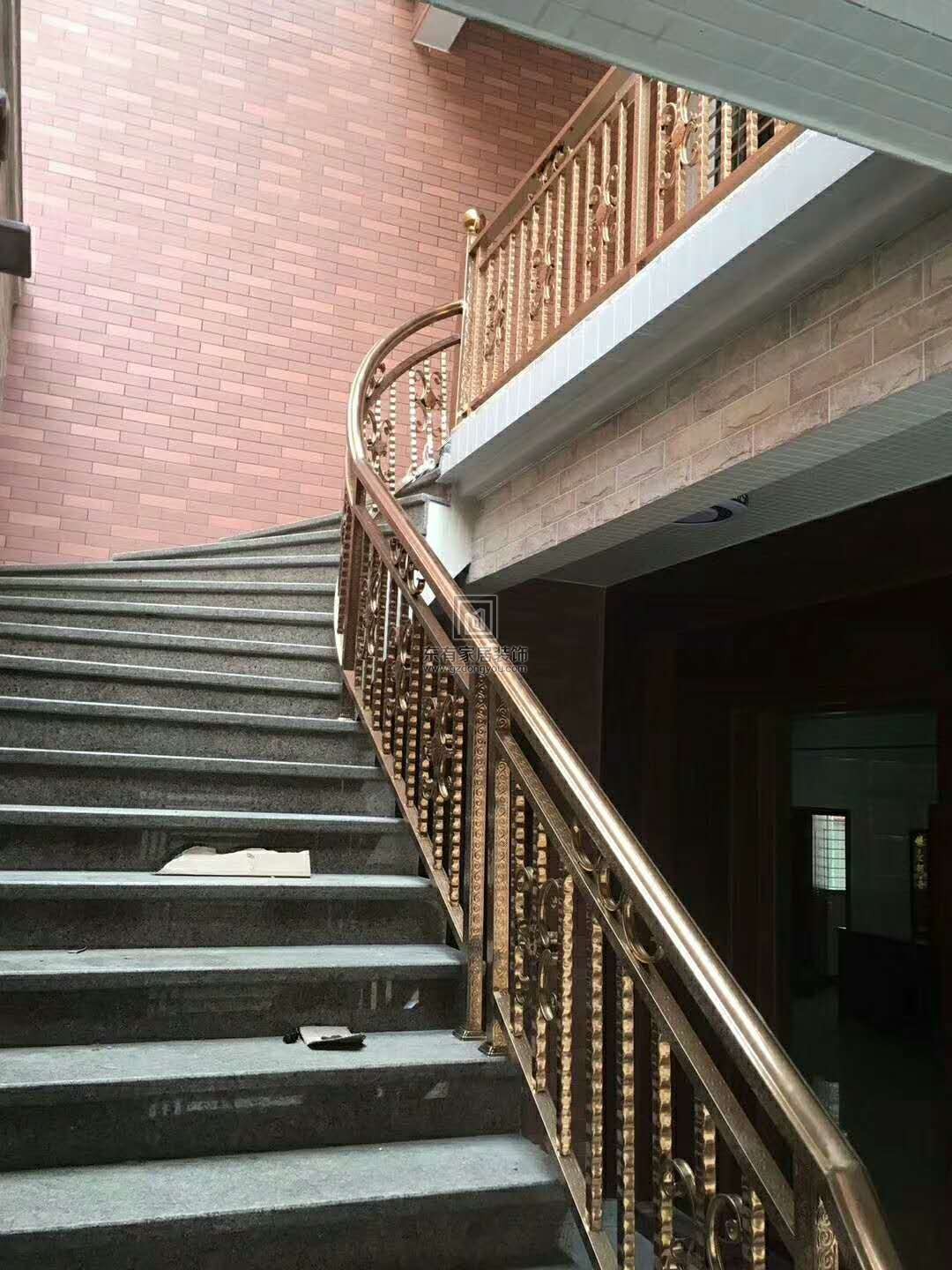 不銹鋼樓梯扶手制作的標準是什么？