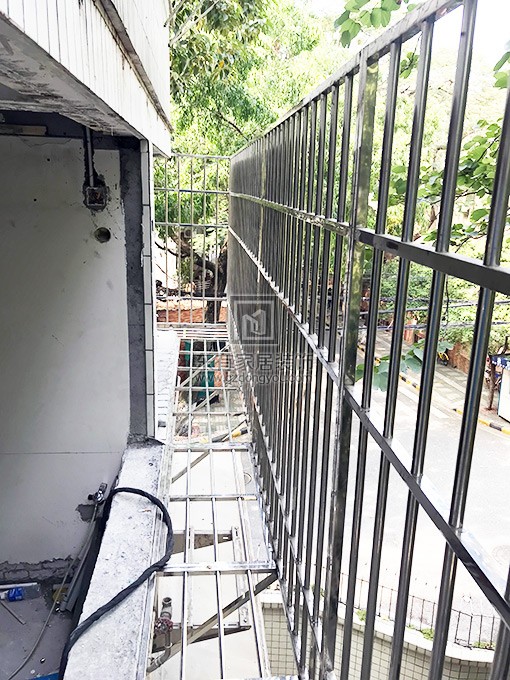 農林上路余小姐不銹鋼防盜網 FDW-031