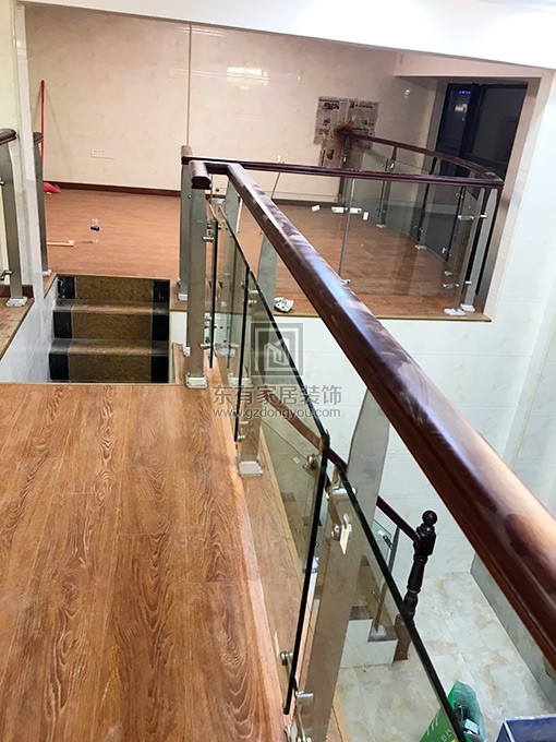 廣州市綠地匯創國際謝小姐不銹鋼欄桿扶手 LG-073