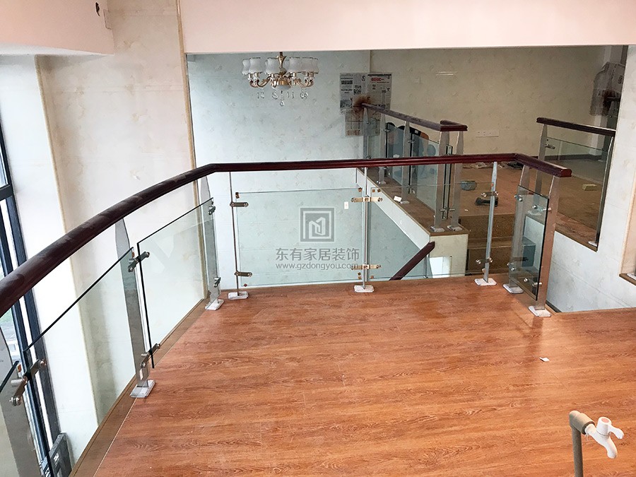 廣州市綠地匯創國際謝小姐不銹鋼欄桿扶手 LG-073