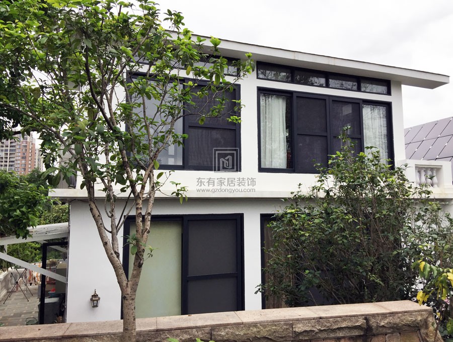 鳳凰城別墅陽臺雨棚（耐力板） YP-006