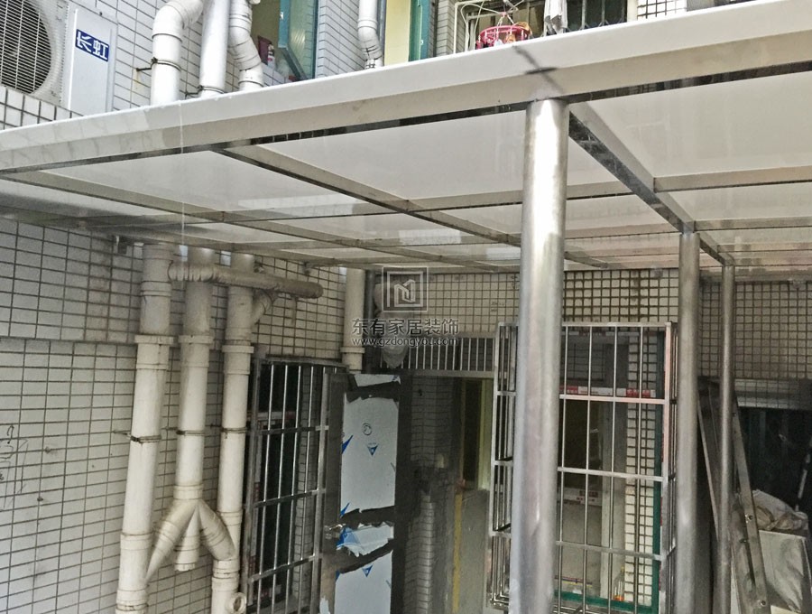 廣利路乳白耐力板雨棚 YP-007