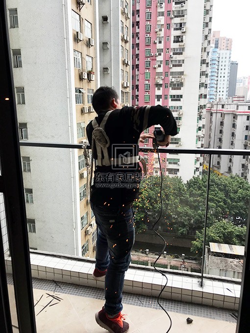 天河嘉寶華庭王先生陽臺不銹鋼玻璃欄桿 LG-076
