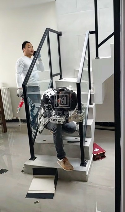 不銹鋼烤漆玻璃樓梯扶手 FS-069