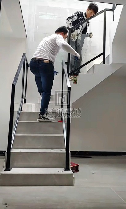 不銹鋼烤漆玻璃樓梯扶手 FS-069