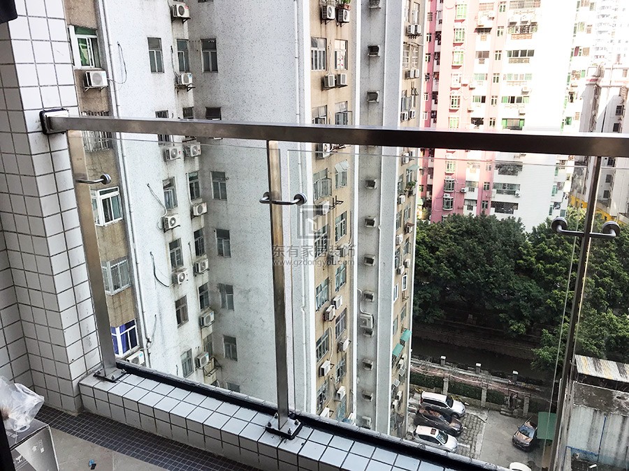 天河華康小區(qū)陽臺不銹鋼護欄 LG-078