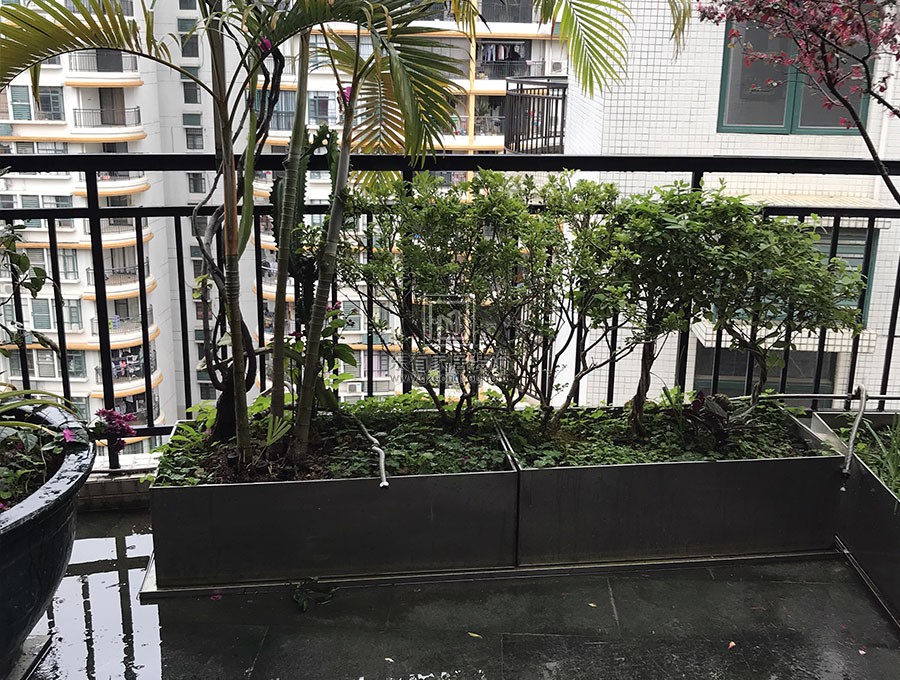 云峰社區(qū)鐵藝陽臺(tái)欄桿 LG-089