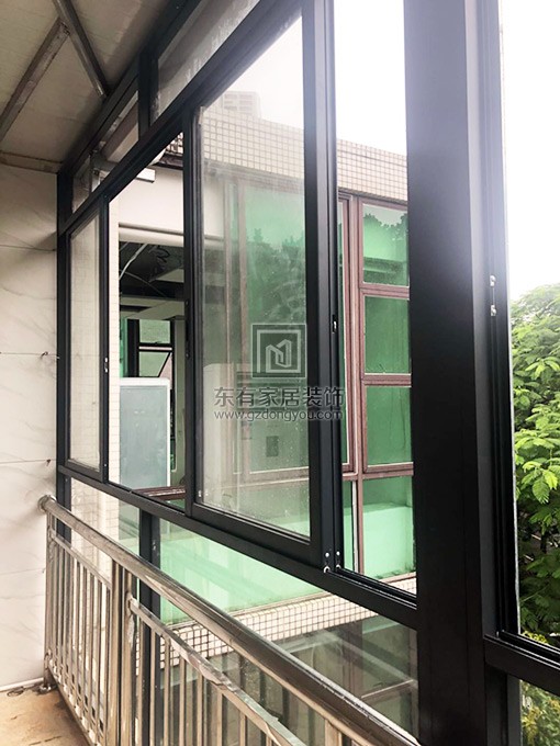 河北建設集團大樓鋁窗封陽臺和窗前護欄 MC-200