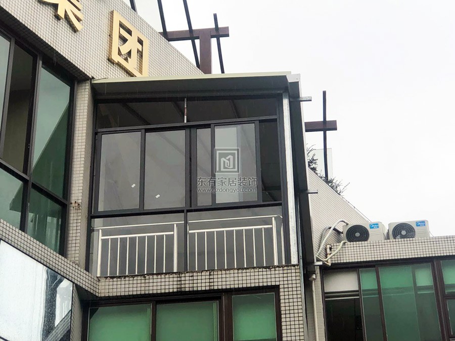 河北建設集團大樓鋁窗封陽臺和窗前護欄 MC-200