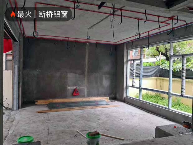 雅居樂劍橋郡國際全屋門窗施工實拍