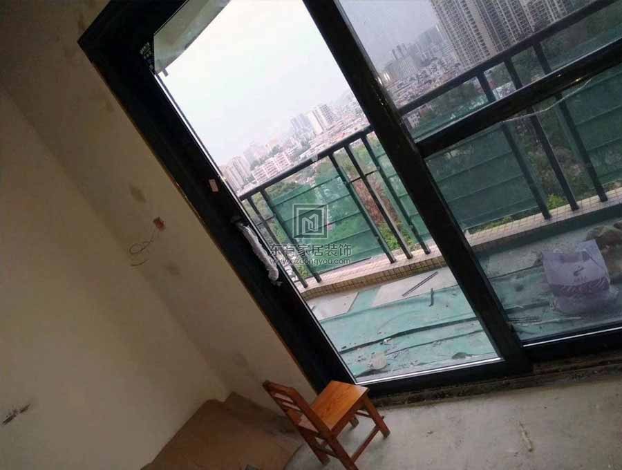 怡新花園重型推拉門、落地豪華窗紗一體窗斷橋門窗