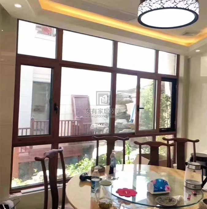重型斷橋雙色平開窗（內(nèi)白，外木）