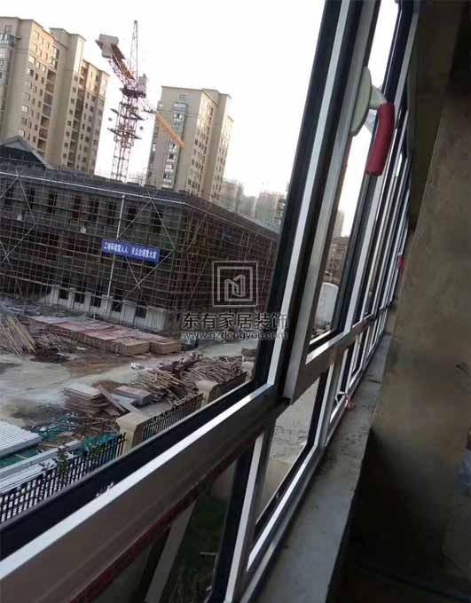重型斷橋雙色平開窗（內(nèi)白，外木）