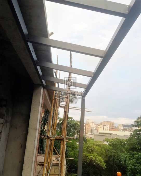 廣州花都別墅全屋鋁合金重型玻璃雨棚，鋁合金窗安裝實拍