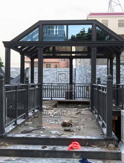 廣州花都別墅全屋鋁合金重型玻璃雨棚，鋁合金窗安裝實拍