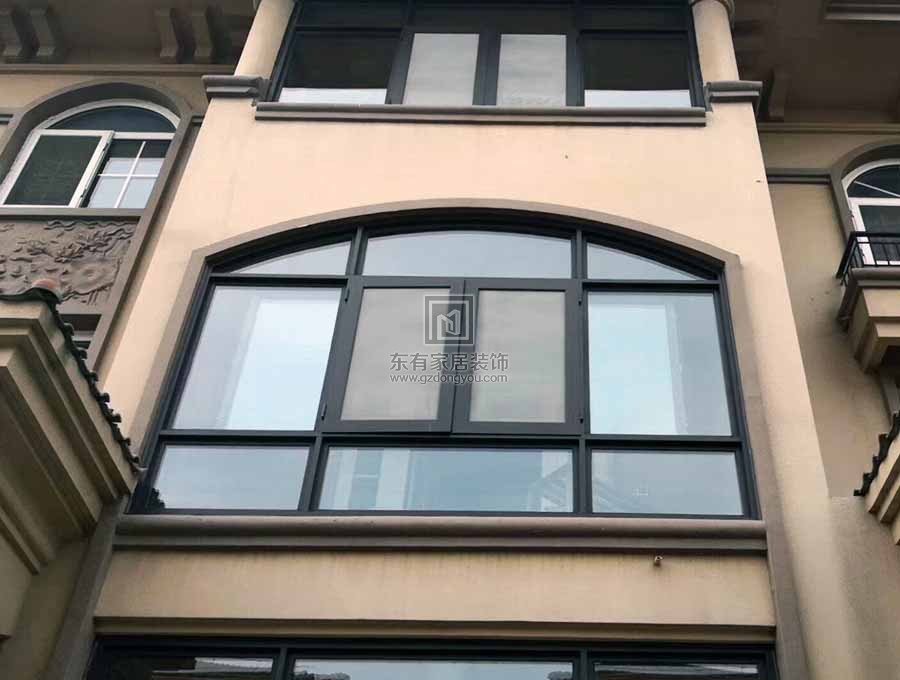 廣州花都別墅全屋鋁合金重型玻璃雨棚，鋁合金窗安裝實拍