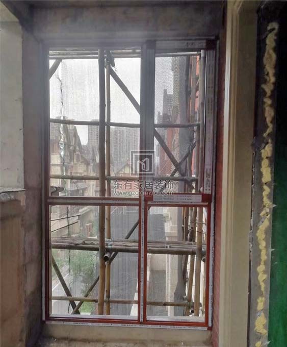 碧桂園鳳凰城全屋外灰內木紋斷橋窗紗一體門窗系列