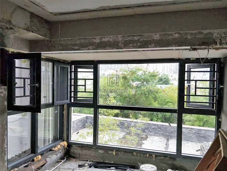 斷橋平開窗封陽臺