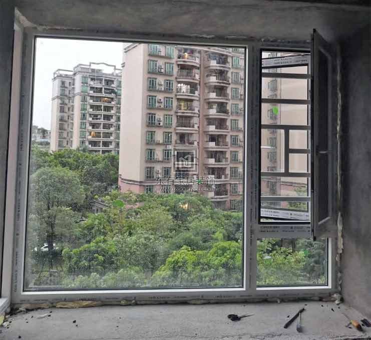 富力廣場北區雙色斷橋窗紗一體平開窗