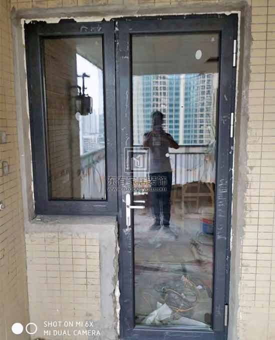 富力廣場北區雙色斷橋窗紗一體平開窗