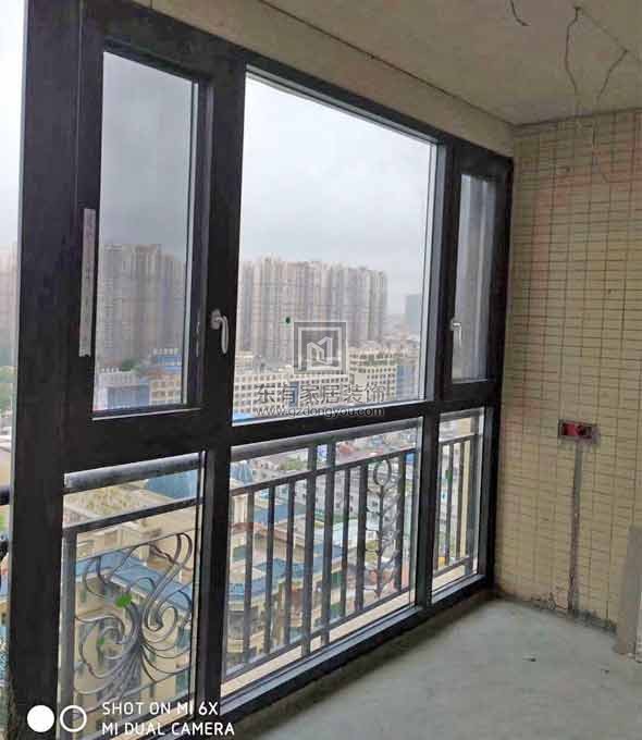 富力廣場北區雙色斷橋窗紗一體平開窗