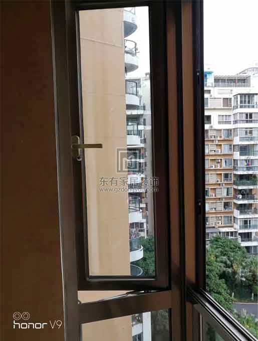 全屋項目、窗紗一體封陽臺、平開窗、推拉門，鋁合金欄桿